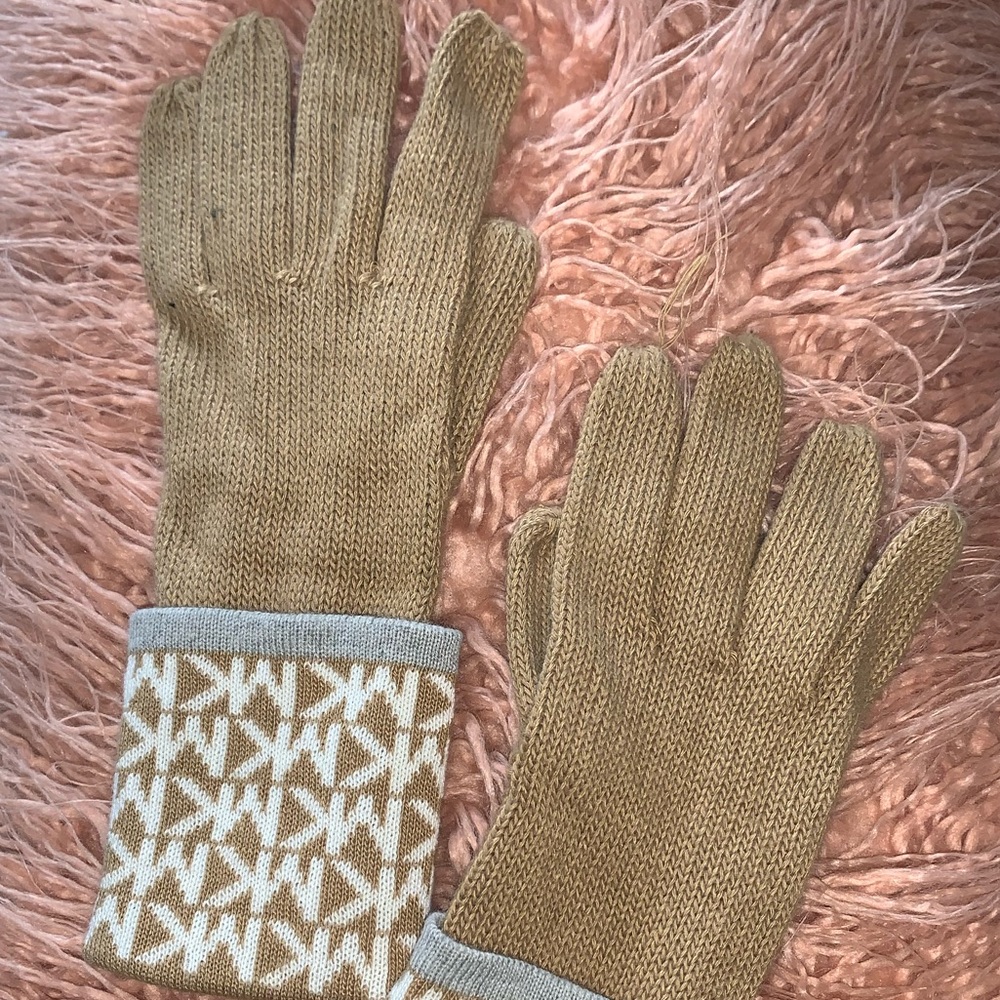 MICHAEL KORS GLOVES